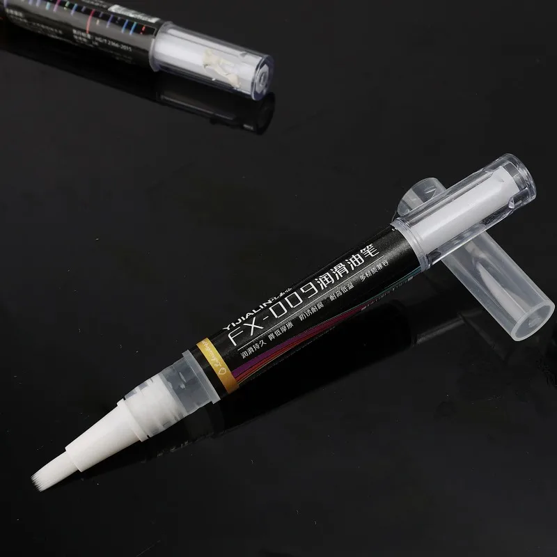 Rust Prevention Lubricant Pen for Car Maintenance Home Appliances Tools Portable Pen Style Lubricator for DIY and Industrial Use