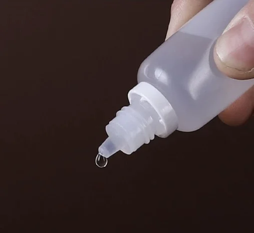 100PCS Eye Drops Plastic Empty Bottles Squeezable Dropper Bottles Portable Eye Drops Small Plastic Refillable Containers Empty