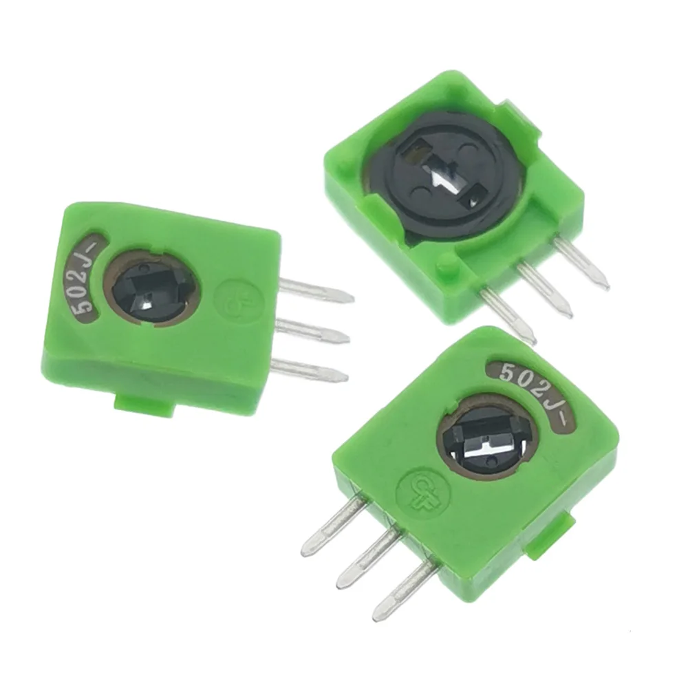 Cinq potentiomètres rotatifs B502J 5KΩ alignés, parfaits pour projets électroniques RC.