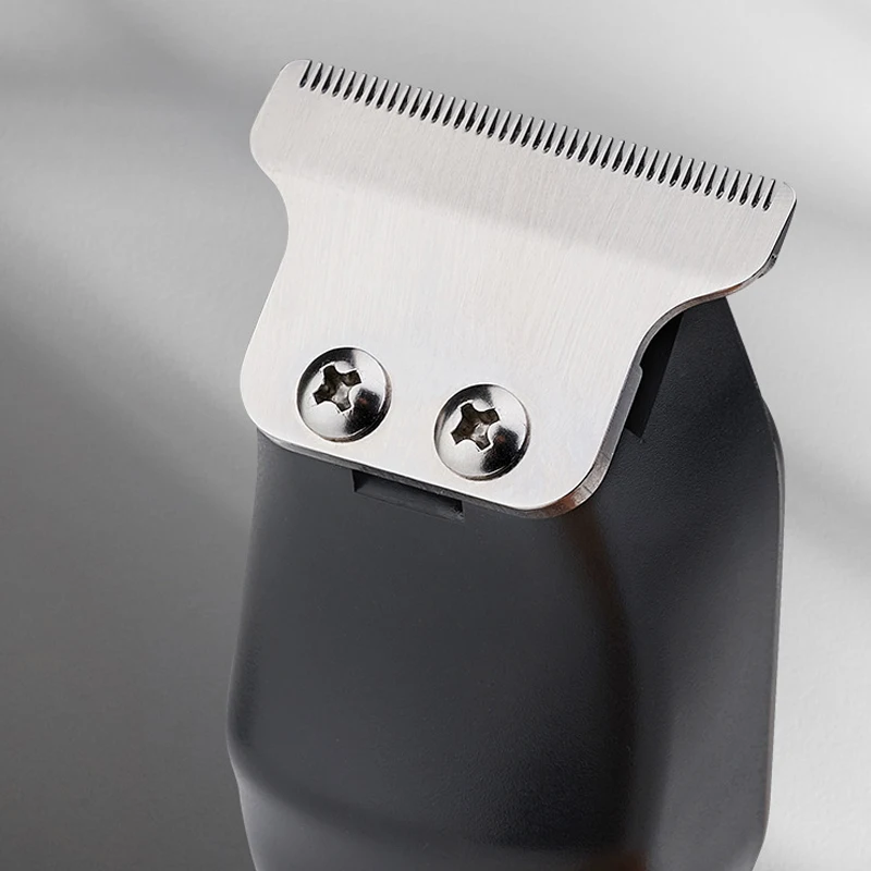 여러 개의 빗 액세서리와 청소용 브러시가 포함된 남성용 USB 충전식 전기 이발기