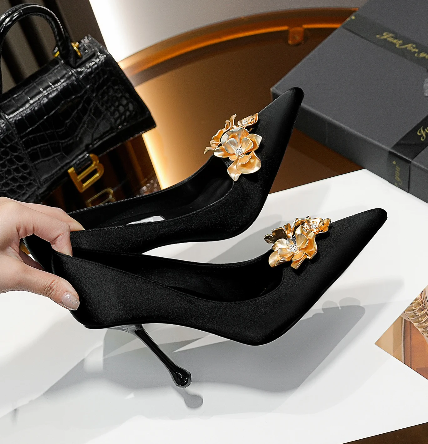 

【Measure your feet length before order】Women Stiletto High Heel Pumps Luxry Gold Flower Pointy Toe Evening Party Shoe 106-CHC-33