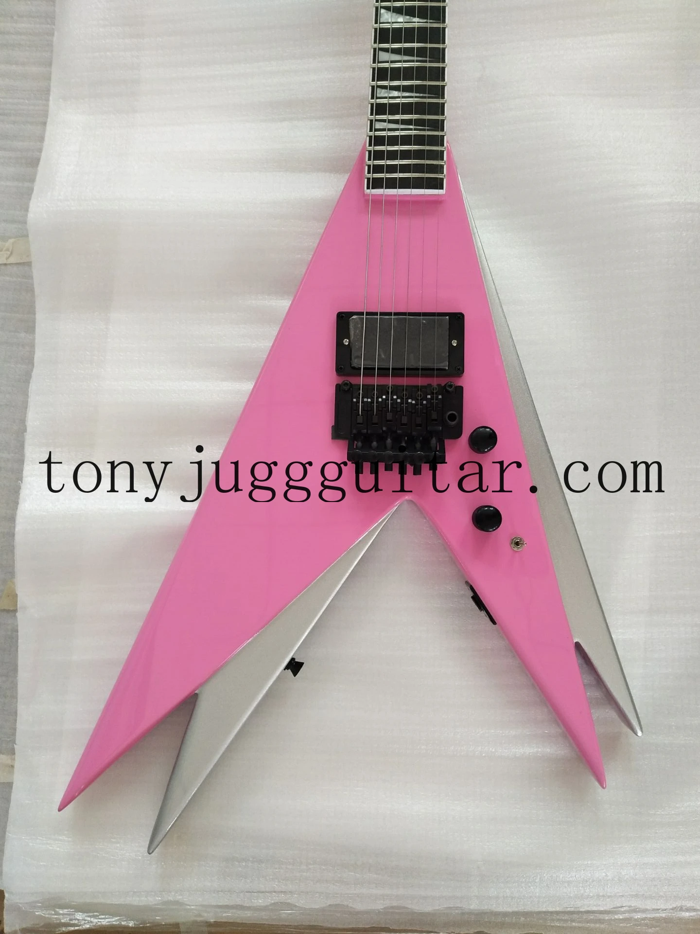 Jack Son V De Vinnie Vincent Flying V Pink Silver Electric Guitar Floyd