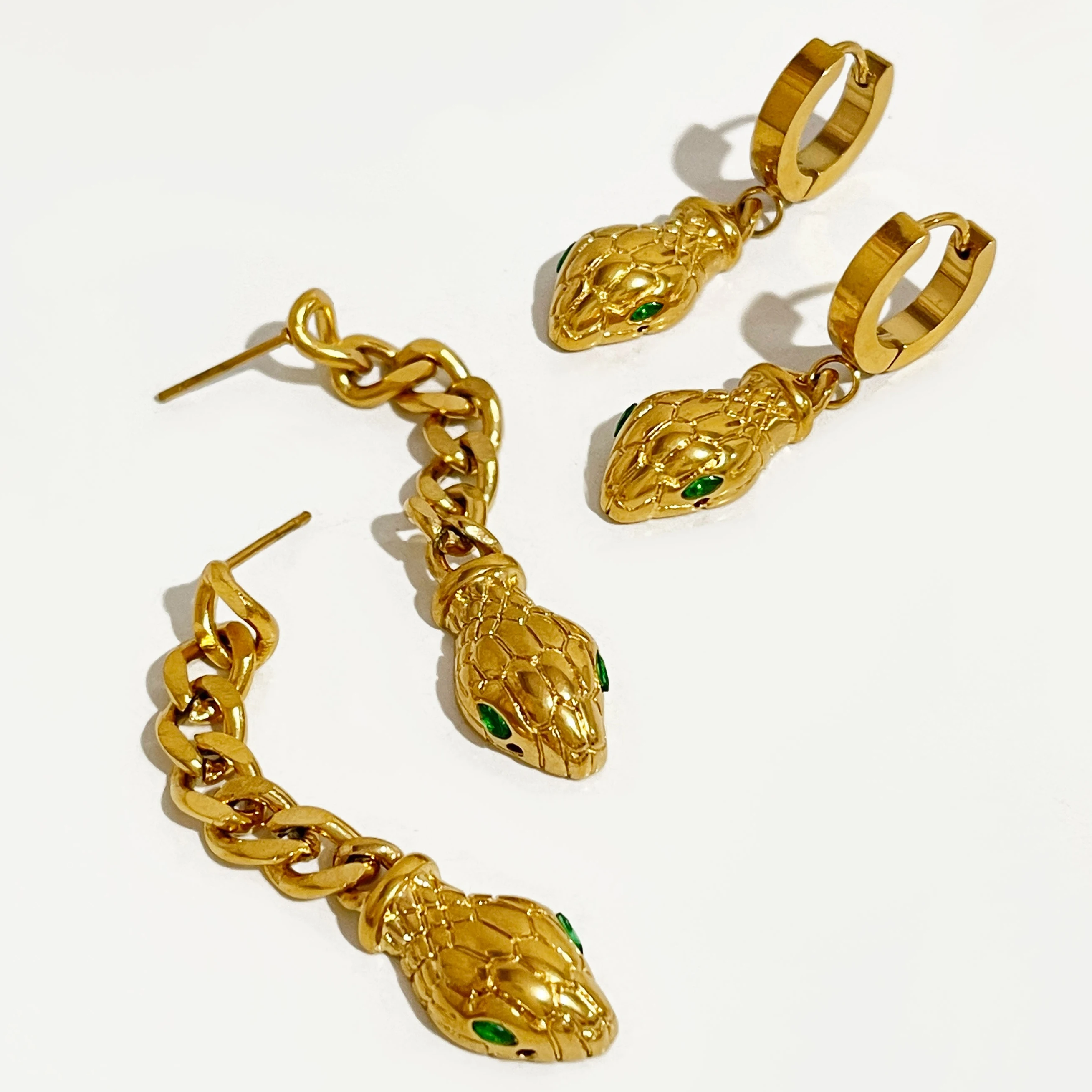 PerisboxGoldPlatedChunkyChainSnakeHeadDropEarringswithGreen