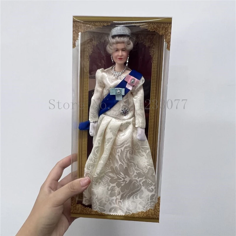 

Commemorative Uk Queen Elizabeth Ii Toy Figurine Decorative Ornament Kawaii Statue Action Figures Dolls Brinquedo For Collector