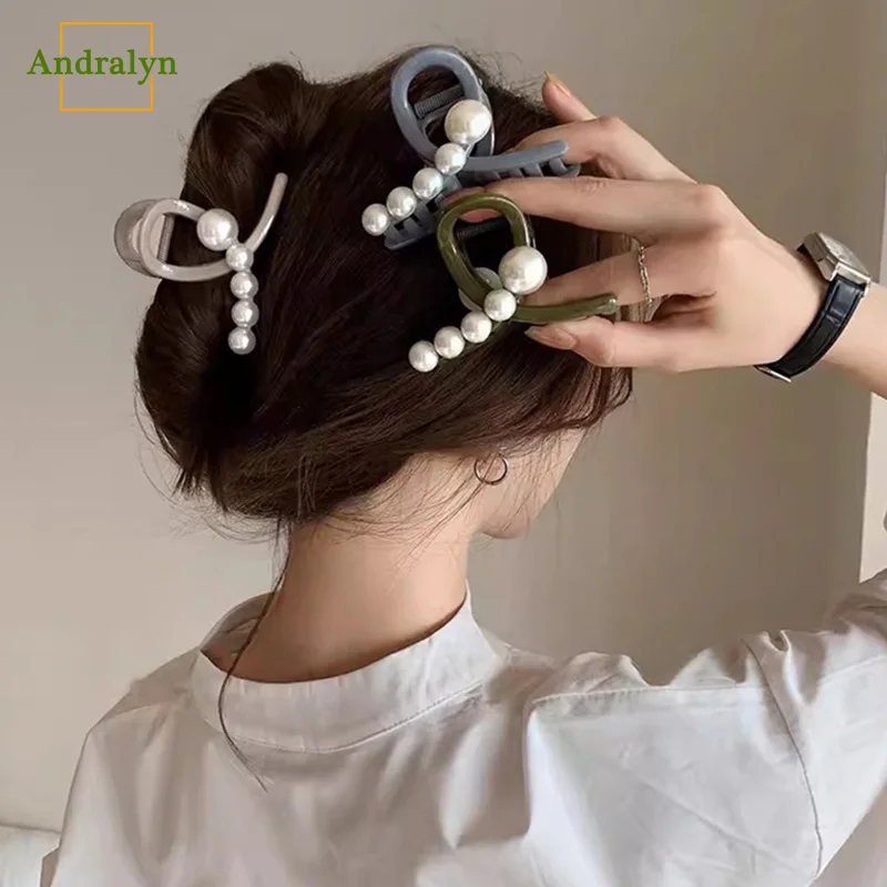 

8cm Pearls Acrylic Hair Clips For Women Hairpin Mini Hair Claw Clip Hair Accessories Elegant Girls Headwear 4 Colors