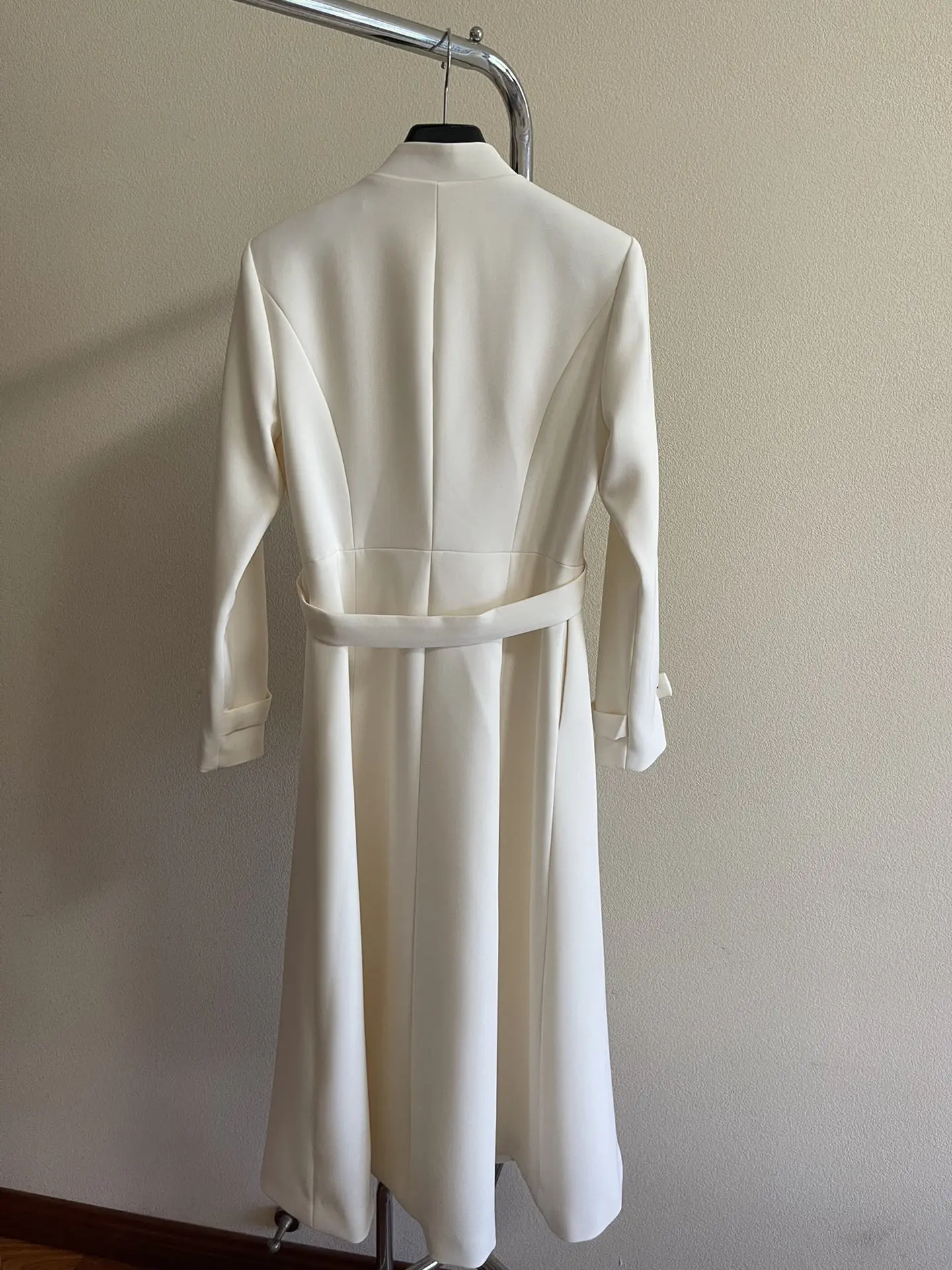 Рисунок 4 - Однобортное платье на раннюю осень 2023