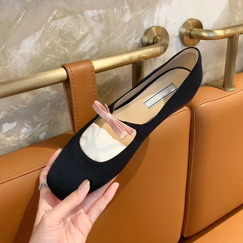 2024 New Bowknot Mary Jane Shoes Women Square Toe Glossy Leather Flats Female Red Dance Ballets Party Ball Bridal Wedding Shoes 2
