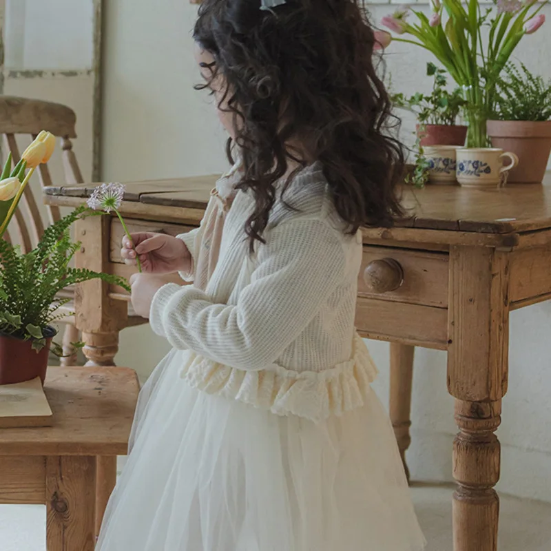 2025 봄 한국 여아 부드럽고 달콤한 여아 솔리드 컬러 니트 가디건 짧은 아우터