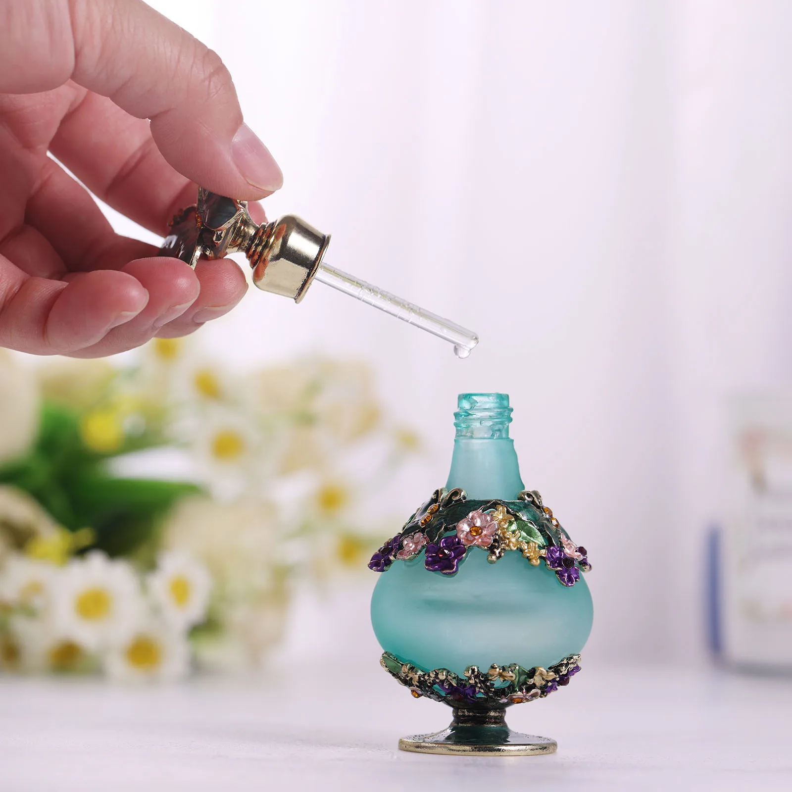 Vintage Perfume Glass Bottle 1pc 25ml Butterfly Cap Flower Painting Metal Art Enamel Frosted Emerald Jar Luxury Box Decoration
