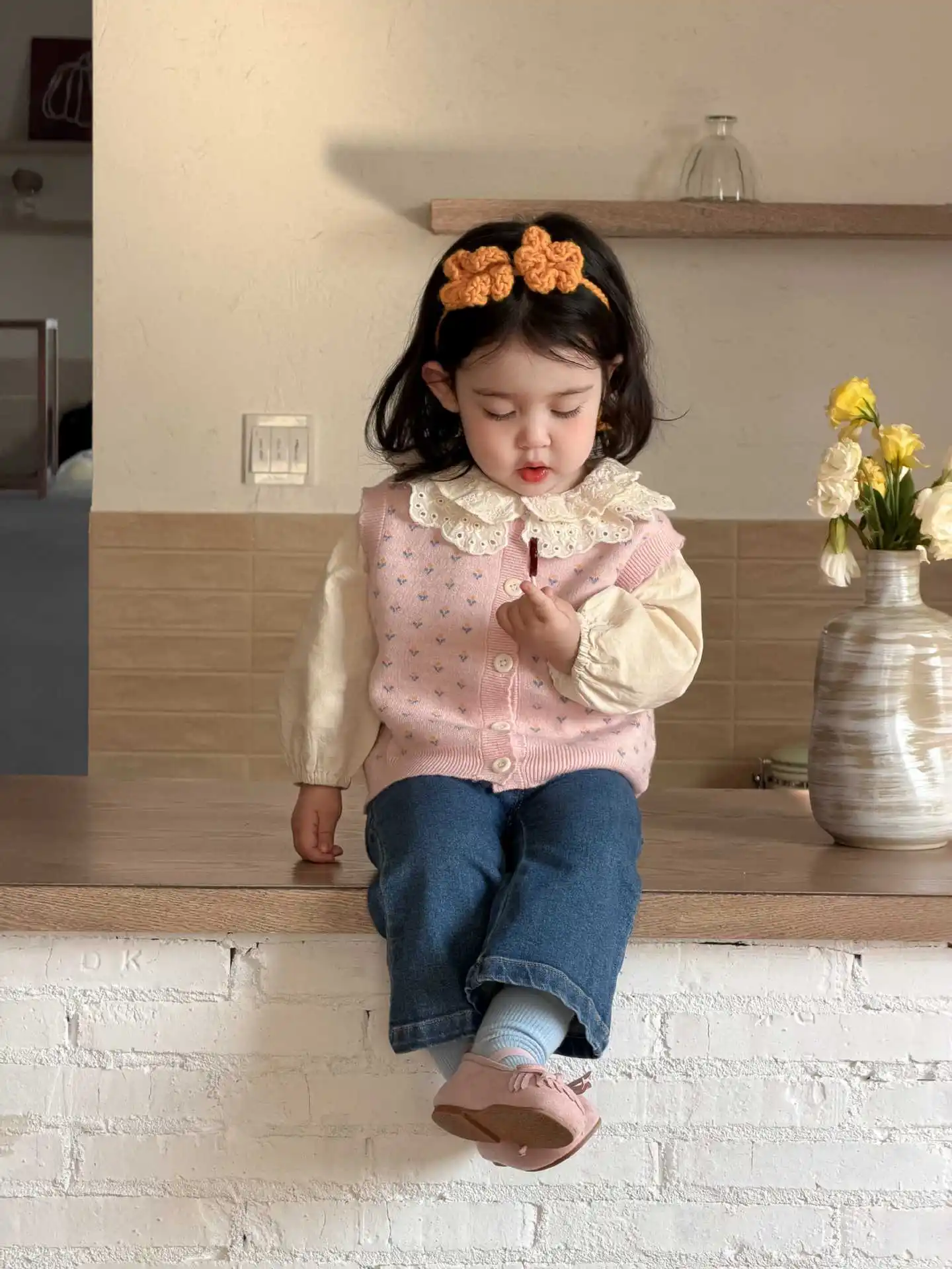 2026 봄 신상 민소매 니트 가디건 여자아이 귀여운 꽃무늬 스웨터 베스트 용 달콤한 베스트 코트 복