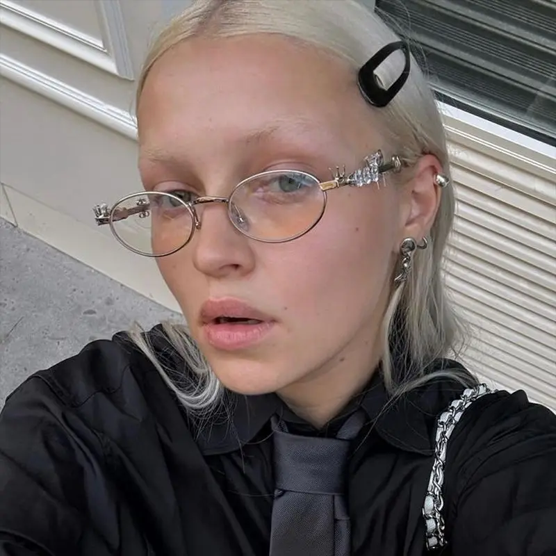 

Y2K Retro Diamond Inlaid Oval Shaped Metal Eyewear Fashionable Comfortable Versatile Men and Women Universal Decorative Glasses