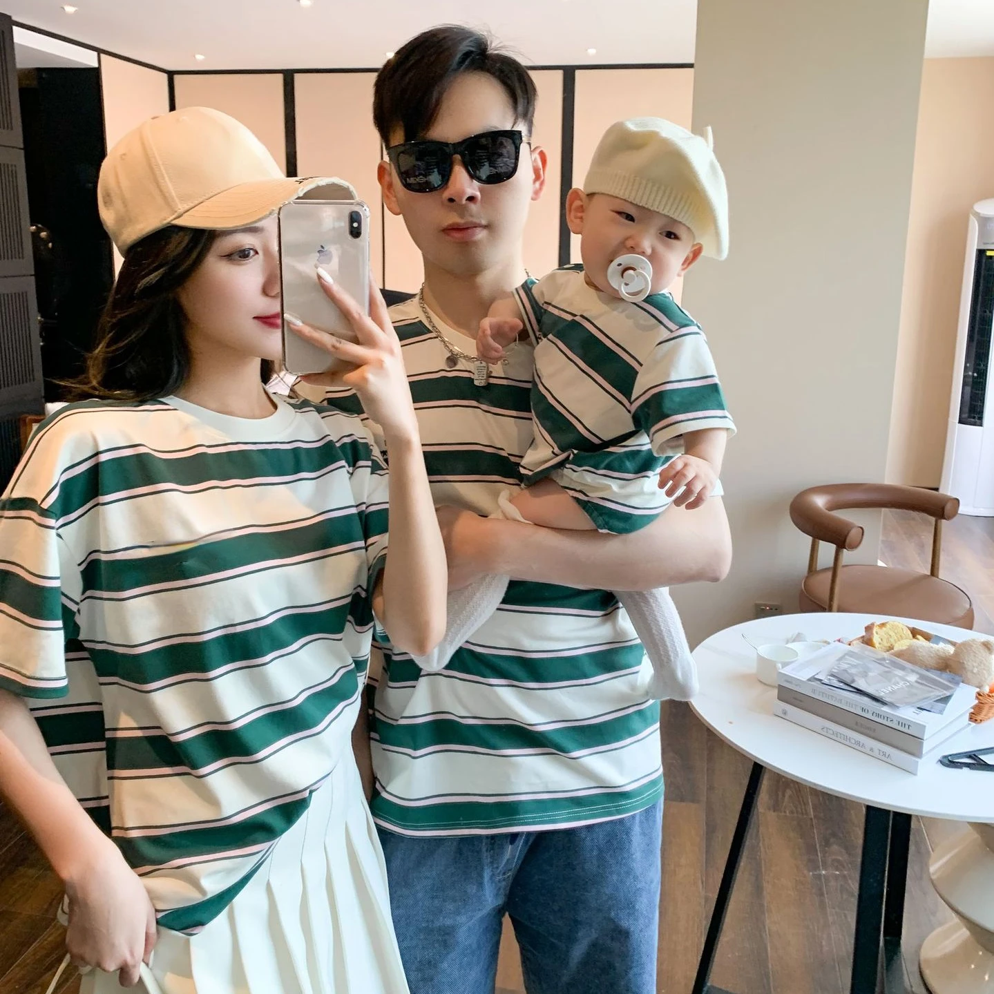 

Parent-child Matching T-shirt for Whole Family Look 2023 Summer Dad and Son Matching Clothes Mother and Daughter Same Top Tees