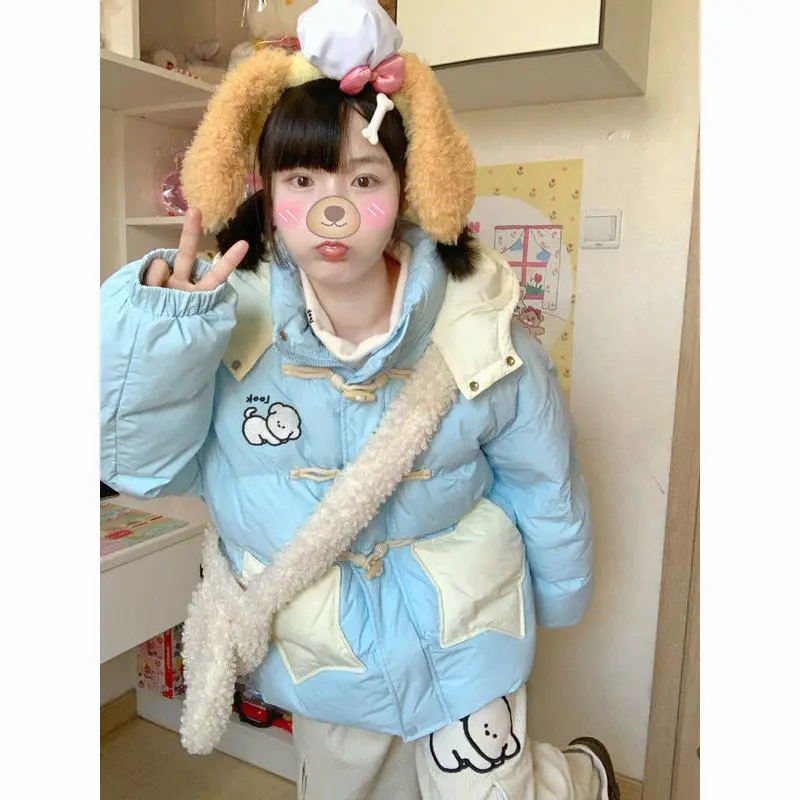 

Зимняя одежда для женщин, новинка 2023, хлопковая куртка с вышивкой столкновений, свободная утепленная теплая одежда с капюшоном в студенческом стиле