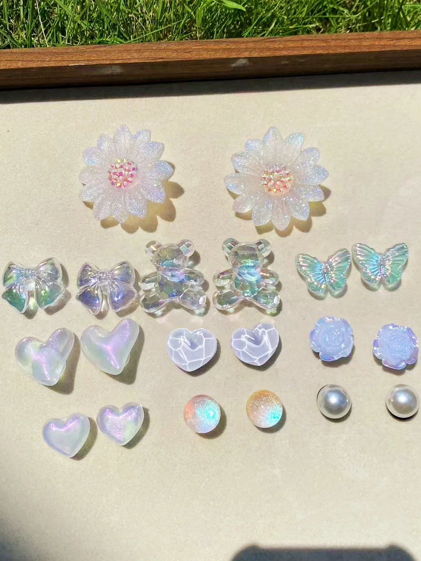 20 white flower, bear, bow, water ripple, butterfly, ABS pearl, sequined round shoe buckle DIY decorations, multi-functional sho
