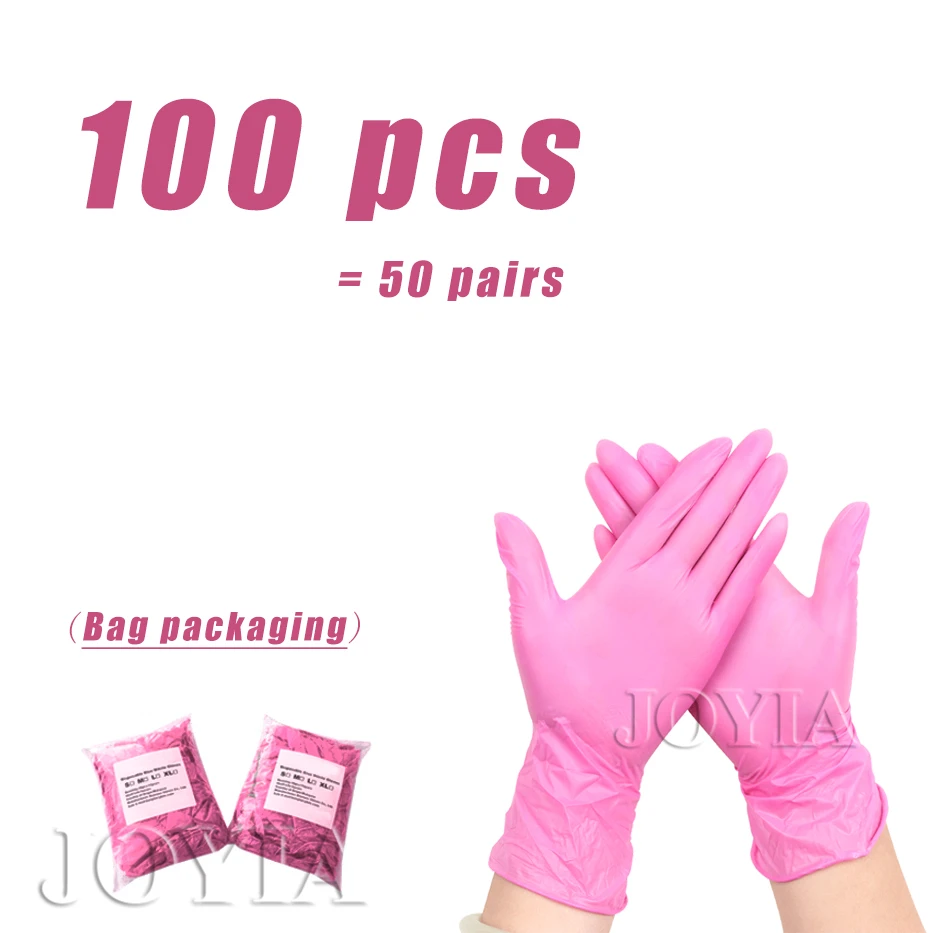 Mains enfilant des gants jetables verts, usage professionnel.