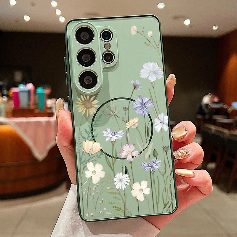 Little Flower Print Magnetic Phone Case - Stylish and Durable Hard Cover