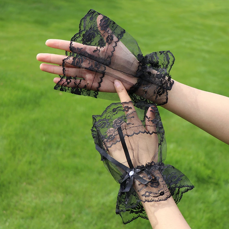 

1Pair Women Short Lace Hand Sleeves Retro Fashion Hollow Arm Sleeves Ruffled Floral Wrist Cuff Ladies Elegant Lolita Gloves