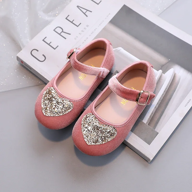 Kids Princess Shoes New fashion Girls' Casual Flat Shoes with Sequins Love Heart Children Dance Soft Sole Comfortable