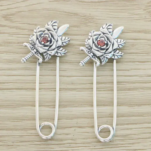

Rose brooch, men's and women's pure silver brooch, brooch buckle design, retro bag, niche silver decoration, fixed buckle