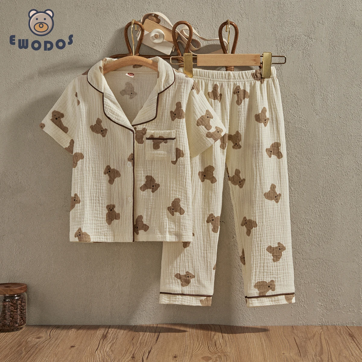 

EWODOS Kids Boys Girls Unisex Sleepwear Casual Pajama Suit Cartoon Bear Print Short Sleeve Front Pocket Lapel Tops+ Long Pants