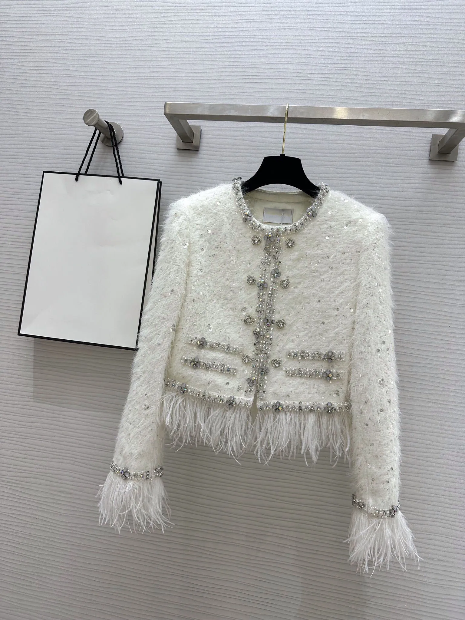 2024 Spring/Summer New Women's Wear Classic 3d Cutting round Neck Customized Vintage Weave Hem Feather Short Coat 0409