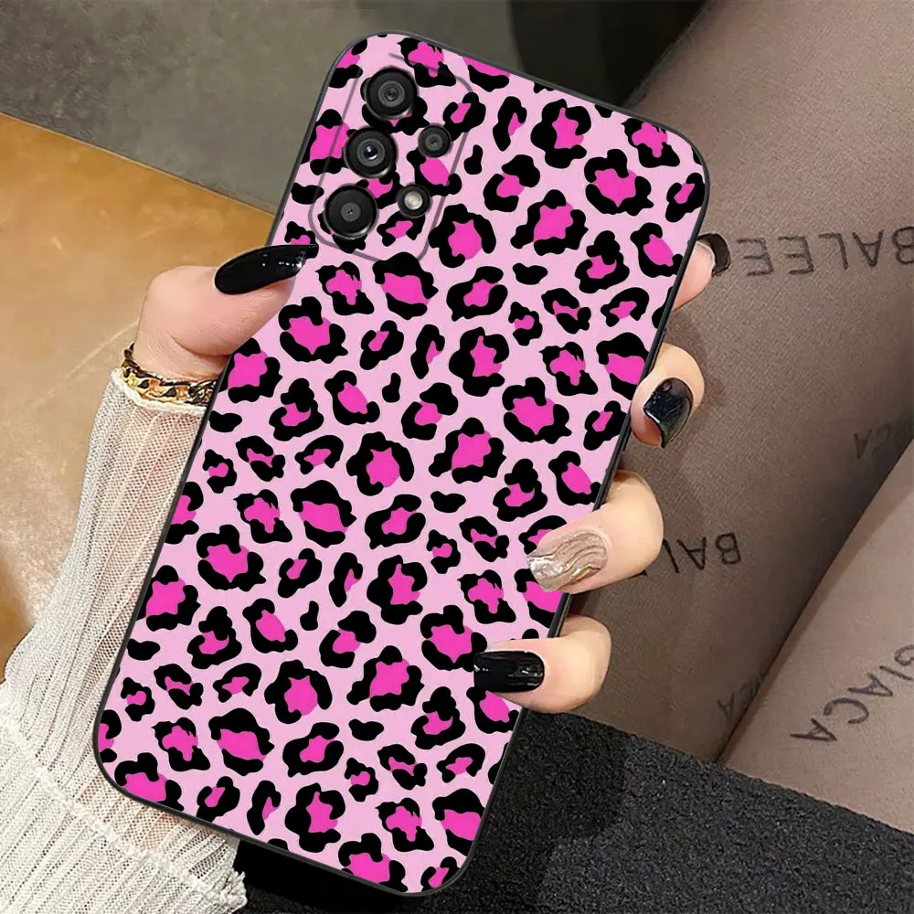 Chic Leopard Print Phone Case
