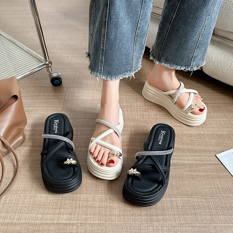 

Женские резиновые шлепанцы, низкая платформа, блестящие сланцы, гавайская Железная Ткань, 2024