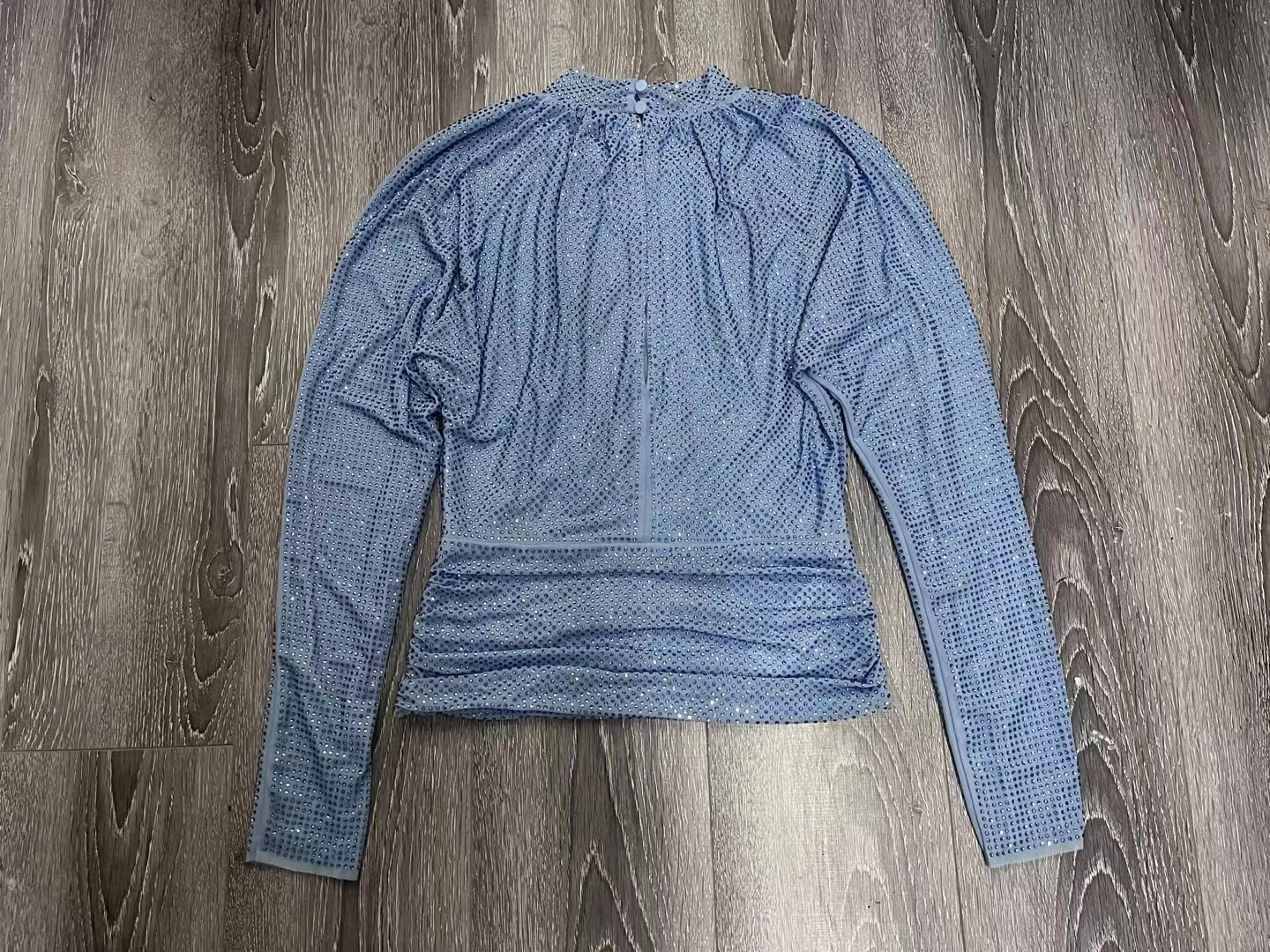 Рисунок 4 - Женская модная рубашка с высоким