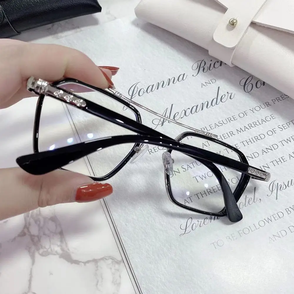 Tragbare Blaulicht-blockierende Anti-Blaulicht-Brille, ultraleichter Augenschutz, Computerbrille, Metallrahmen, Brillen für Männer und Frauen – Detail 5