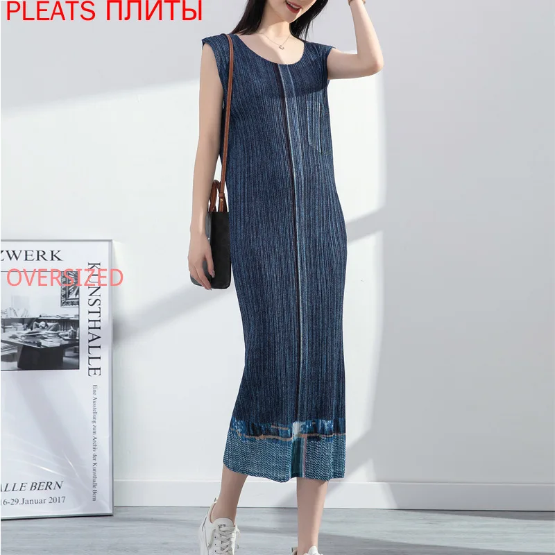 

Miyake Pleated Dress for Women, Loose and Slim, Sleeveless, Large Size, Mid-Length Pleats, Elegant Robe, New Fashion