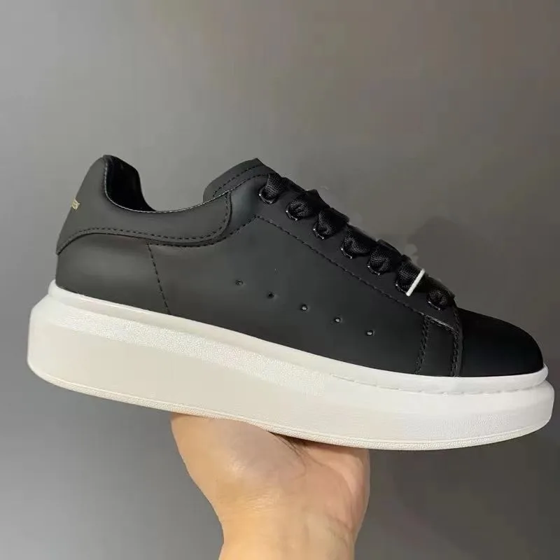 

Новинка 2023, стильные высококачественные Дизайнерские повседневные маленькие белые туфли для женщин, удобные кроссовки, обувь на платформе