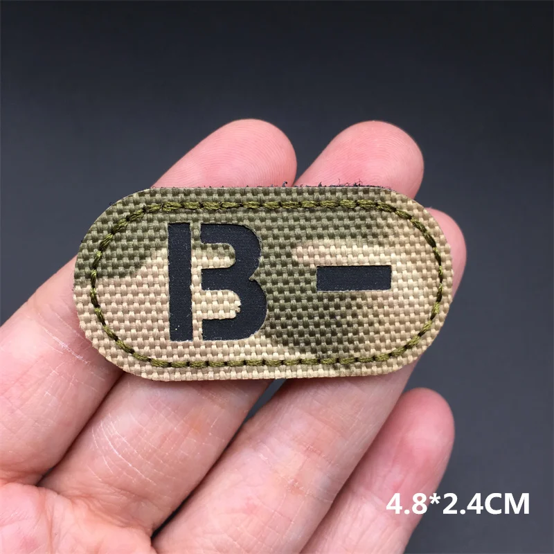 Multicam Blood Type A B O AB Positive Infrarot-reflektierende IR-Patches, die im Dunkeln leuchten, taktische Applikation mit Hakenschlaufenabzeichen – Detail 10
