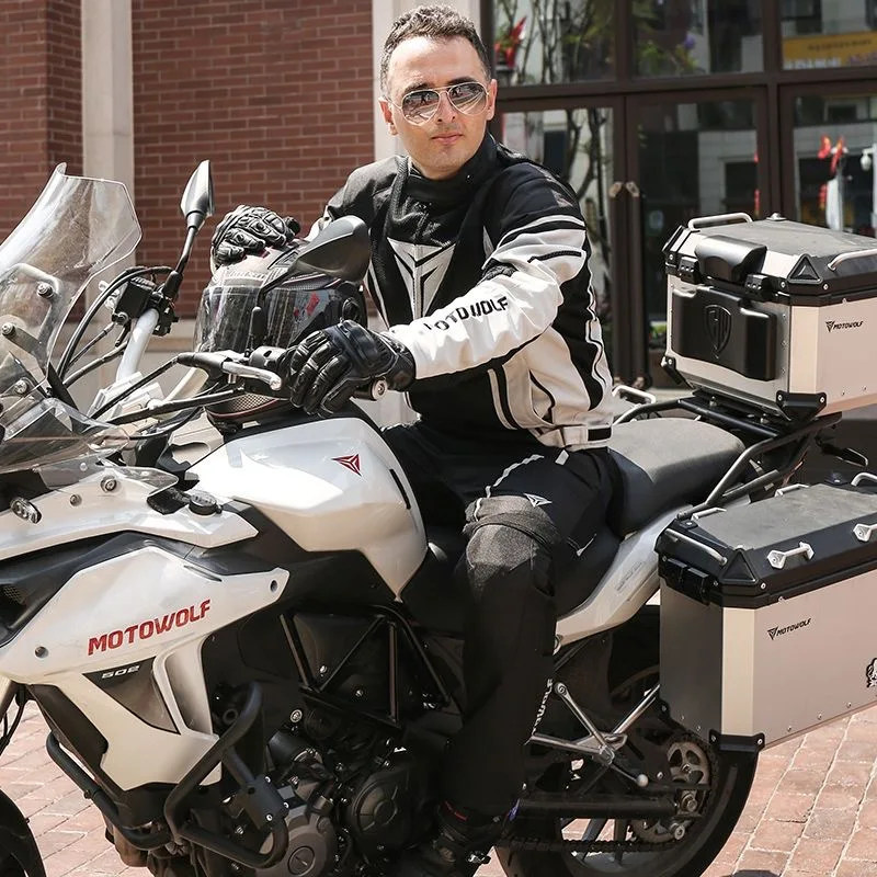 Motowolf    Ŷ   , ǳ    Ŭ Ʈ, Ż  Ŷ, ܿ