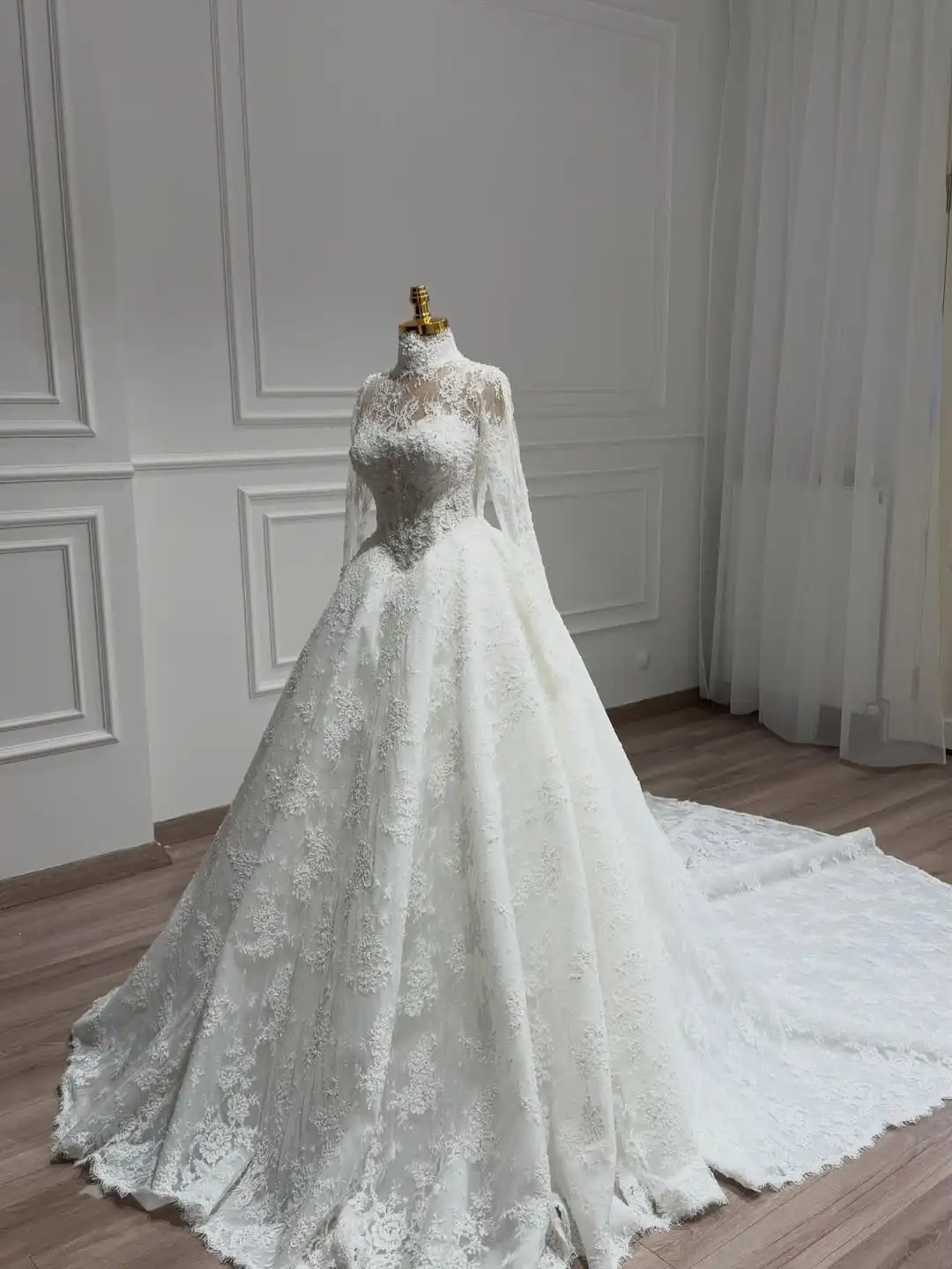 Customized Luxury Ball Gown High-Neck Long Sleeves Wedding Dress For Women Lace Appliques Bridal Gown Vestido De Novia