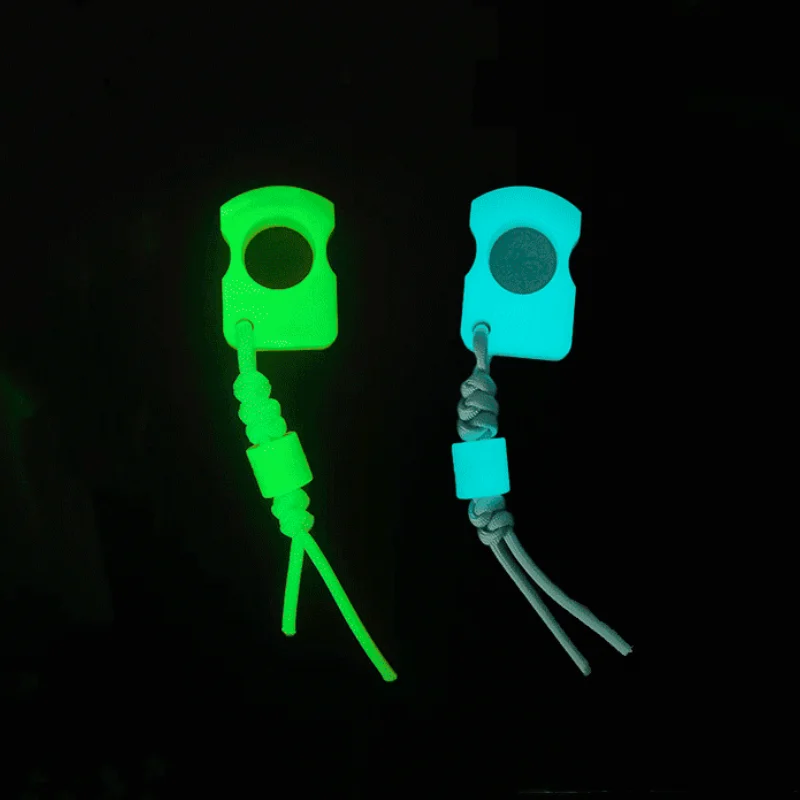 빛나는 호랑이 손가락 자체 발광 EDC, 자기 방어 창 깨기 주먹 버클 우산 로프 가방 펜던트 