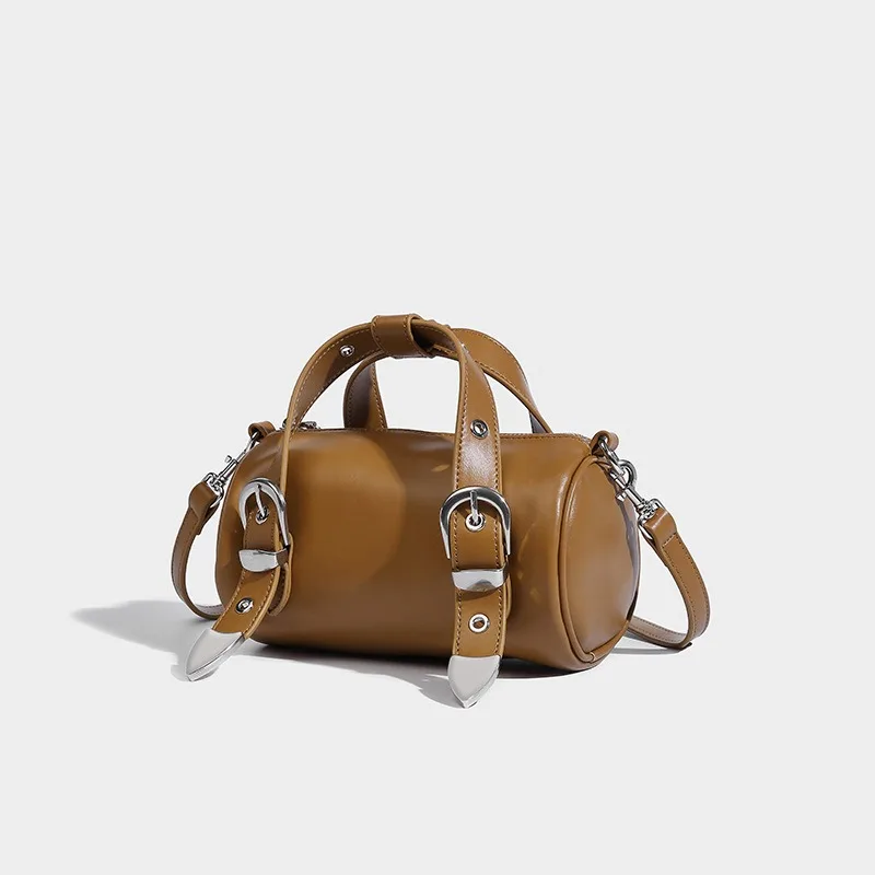 

Female 2024 New Spring/Summer Retro High End Single Shoulder Crossbody Handbag with Small Design