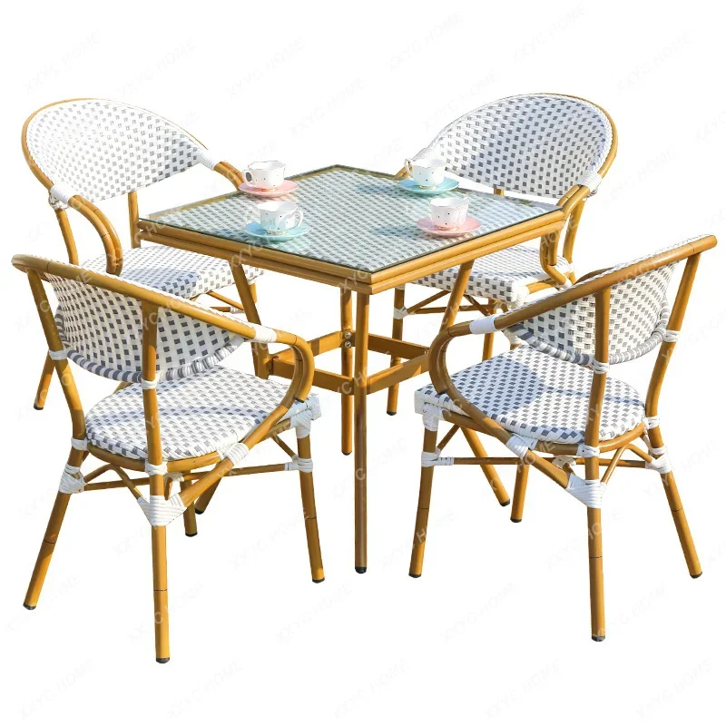 Silla de mimbre para exteriores, patio, exterior, cafetería, mesa, terraza, exterior, pequeña