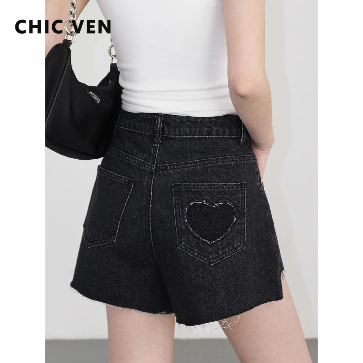 

CHIC VEN Women Shorts Black New High Waist Asymmetric Hem Female Love Fur Edge Denim Short Summer 2024