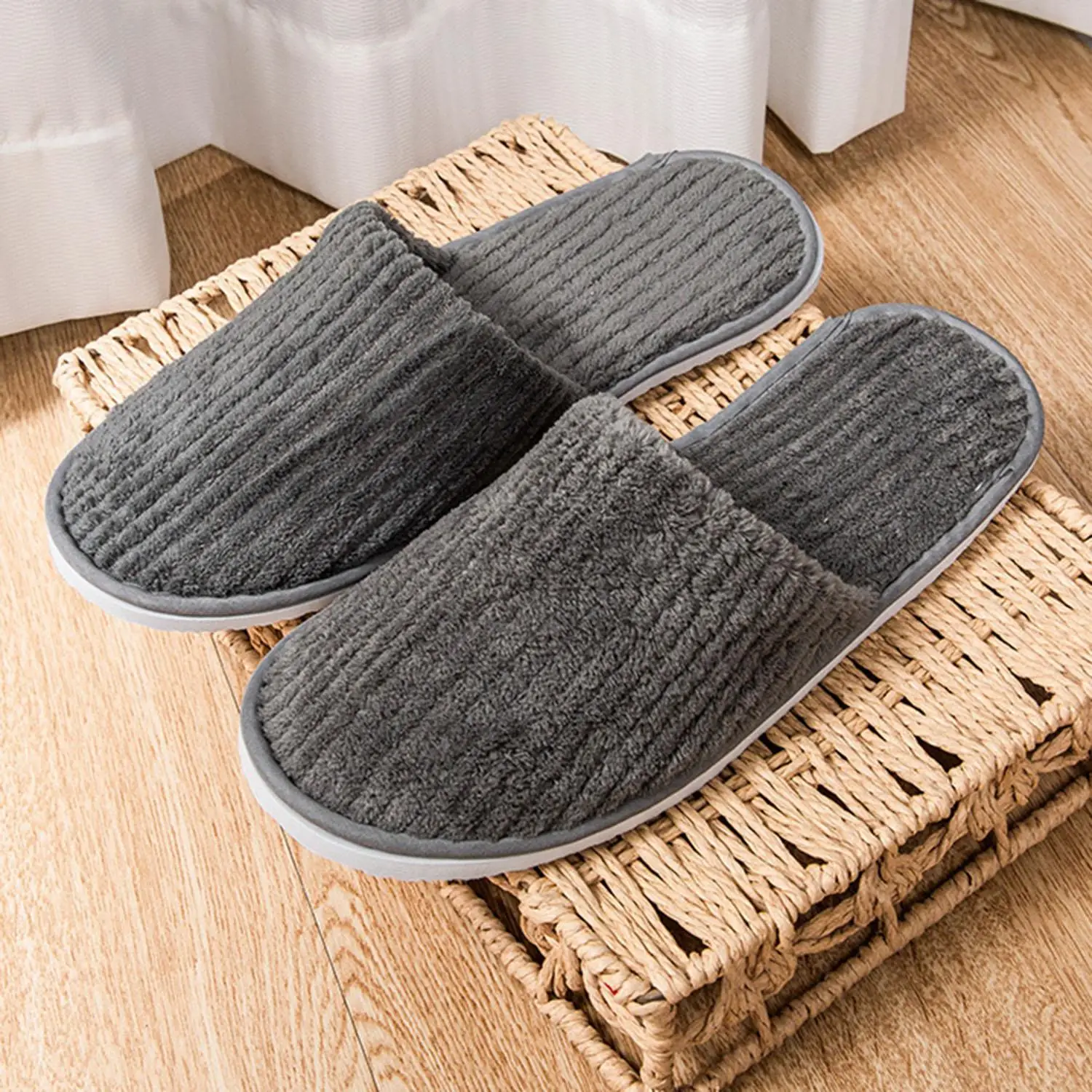Non-slip Coral Fleece Slippers Home Hotel Spa Reusable Washable Slippers All-inclusive Women Men Indoor Guest