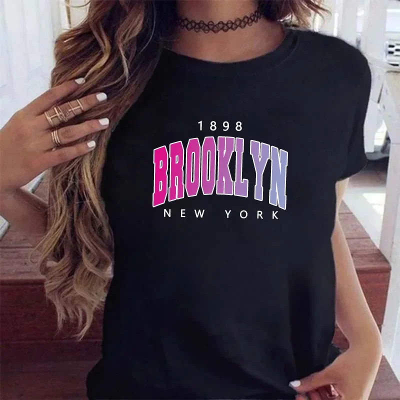 

Oversized Kawaii 1898 Grafis Women T-shirt Brooklyn New York Kaus Wanita Lengan Pendek Atasan Kaus Wanita Lengan Pendek Motif
