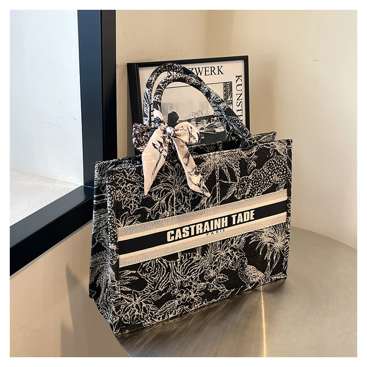 Women shoulder tote bag side view