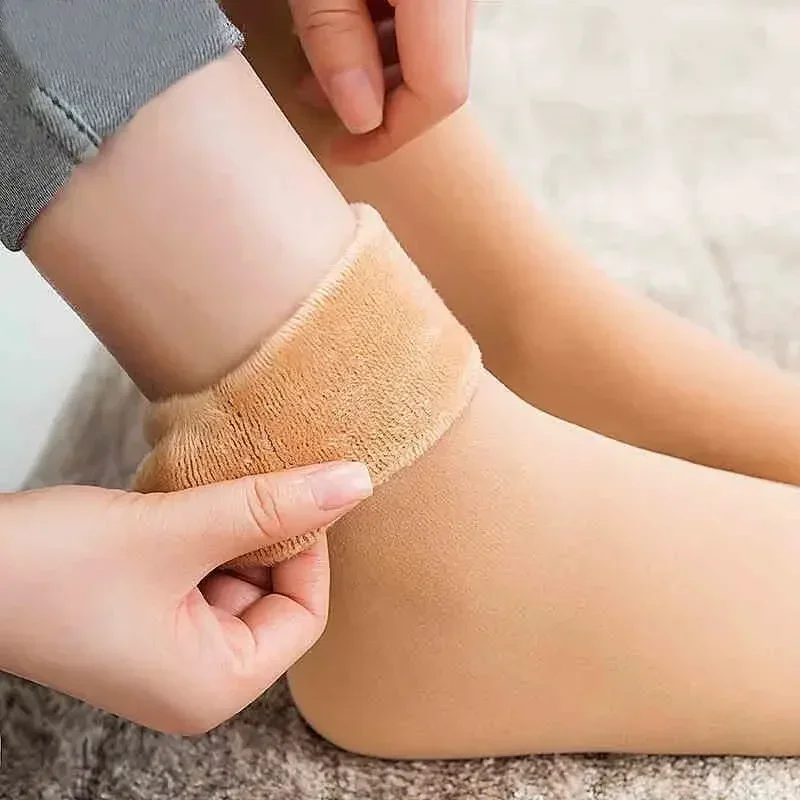 Botas de invierno para mujer, calcetines térmicos de terciopelo grueso de  lana, medias de nieve suaves para dormir en el suelo del hogar, calcetín de  tubo medio Harajuku - AliExpress