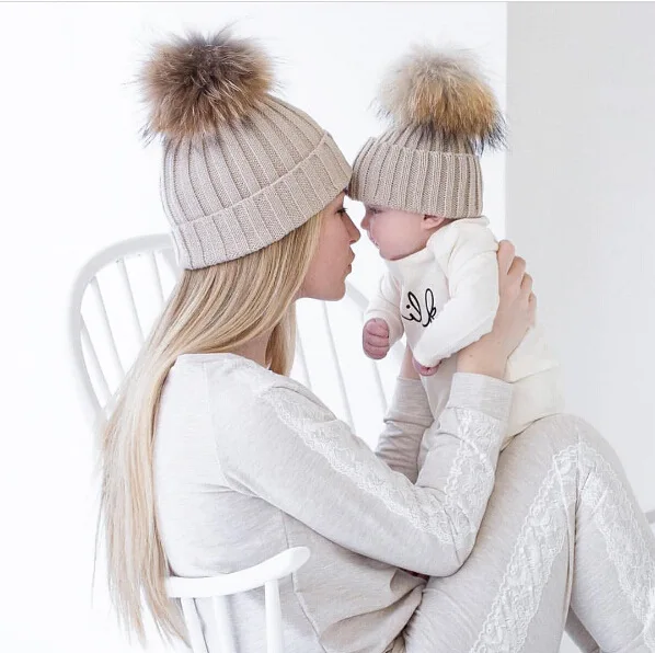 

Famliy Matching Hats 2Pcs/Set Mother Kid Baby Child Warm Winter Knit Beanie Fur Pom Hat Crochet Ski Cap Soft Solid Hat Cute