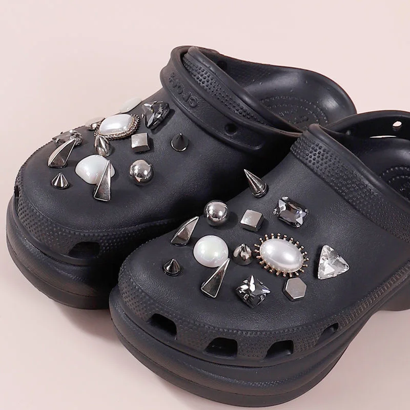 

Shoes Decoration for Crocs Slides Bling Charms Punk Rivets Chains Designer Rhinestone DIY Slippers Accessories Beading for Clogs