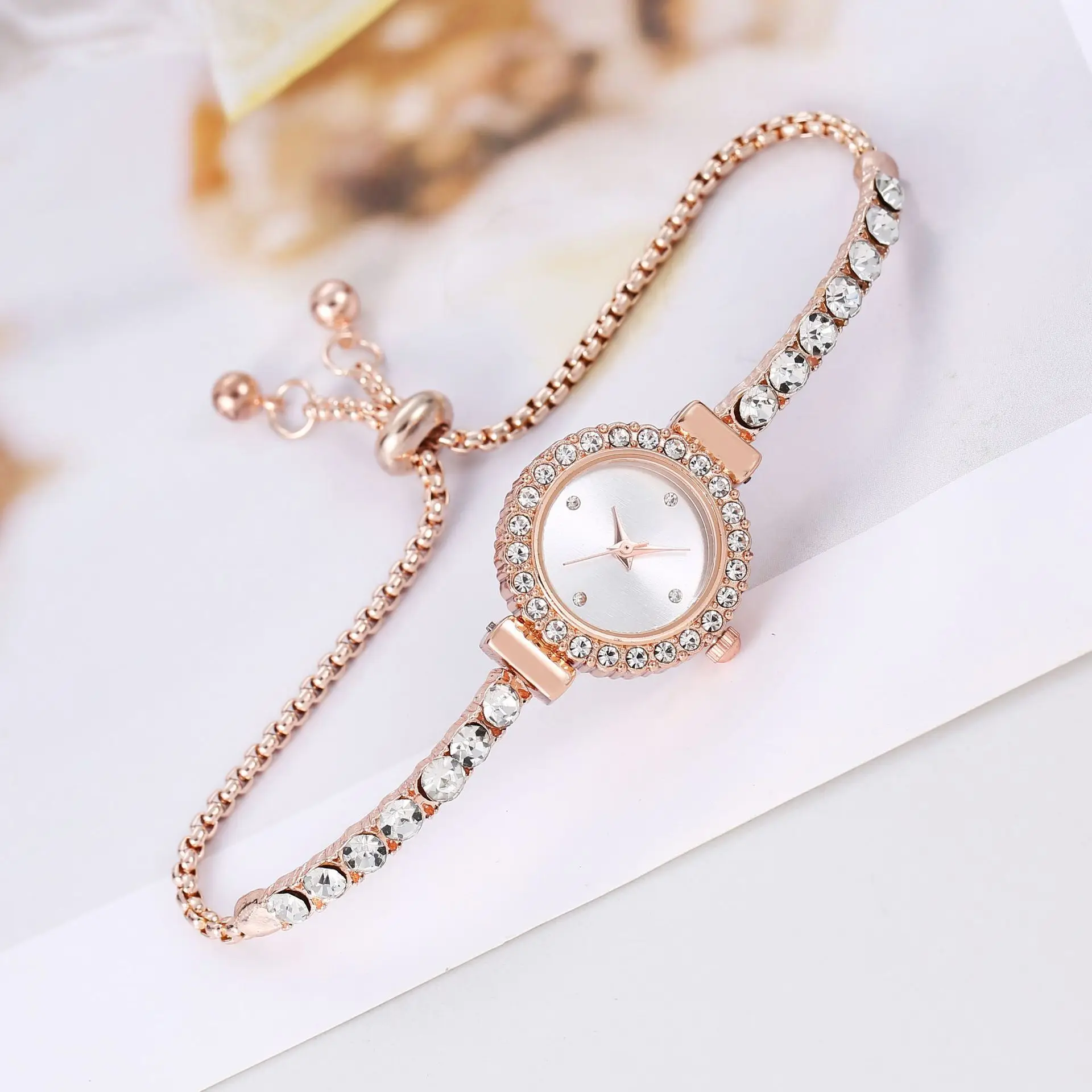 Women's Fashion Exquisite Bracelet Analog Quartz Watch（Without Box） 5