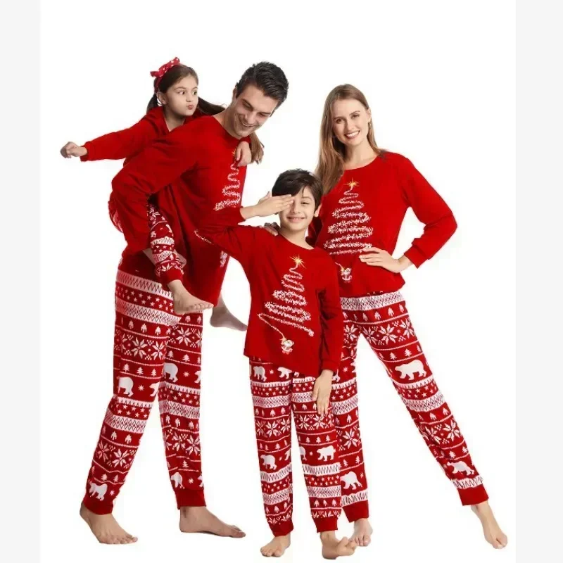 thumbnail image 4 of Conjunto de pijamas navideños familiares para papá, mamá y niños, conjuntos a juego, ropa de dormir, camisetas rojas y azul marino, pantalones, mamelucos, regalos de Navidad C2445, 4 of 5