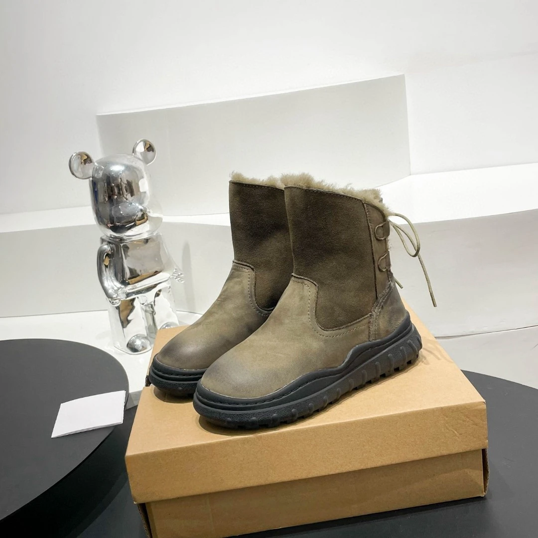 

Trendy Women's Snow Motorcycle Boots 2023 | Genuine Leather | Sheep Wool Lining | Sizes 35-40