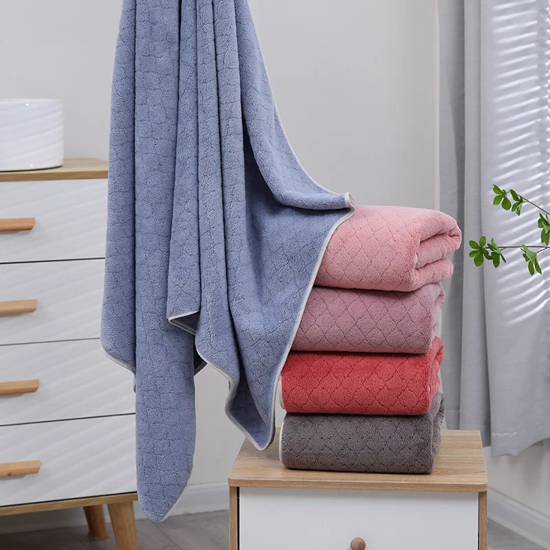 1pc Thickened Oversized Bath Towel For Adults, Single Pack