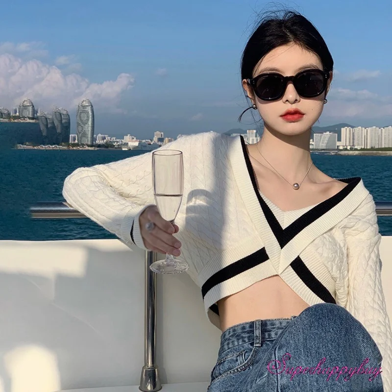 Рисунок 5 - Женский свитер с V-образным вырезом