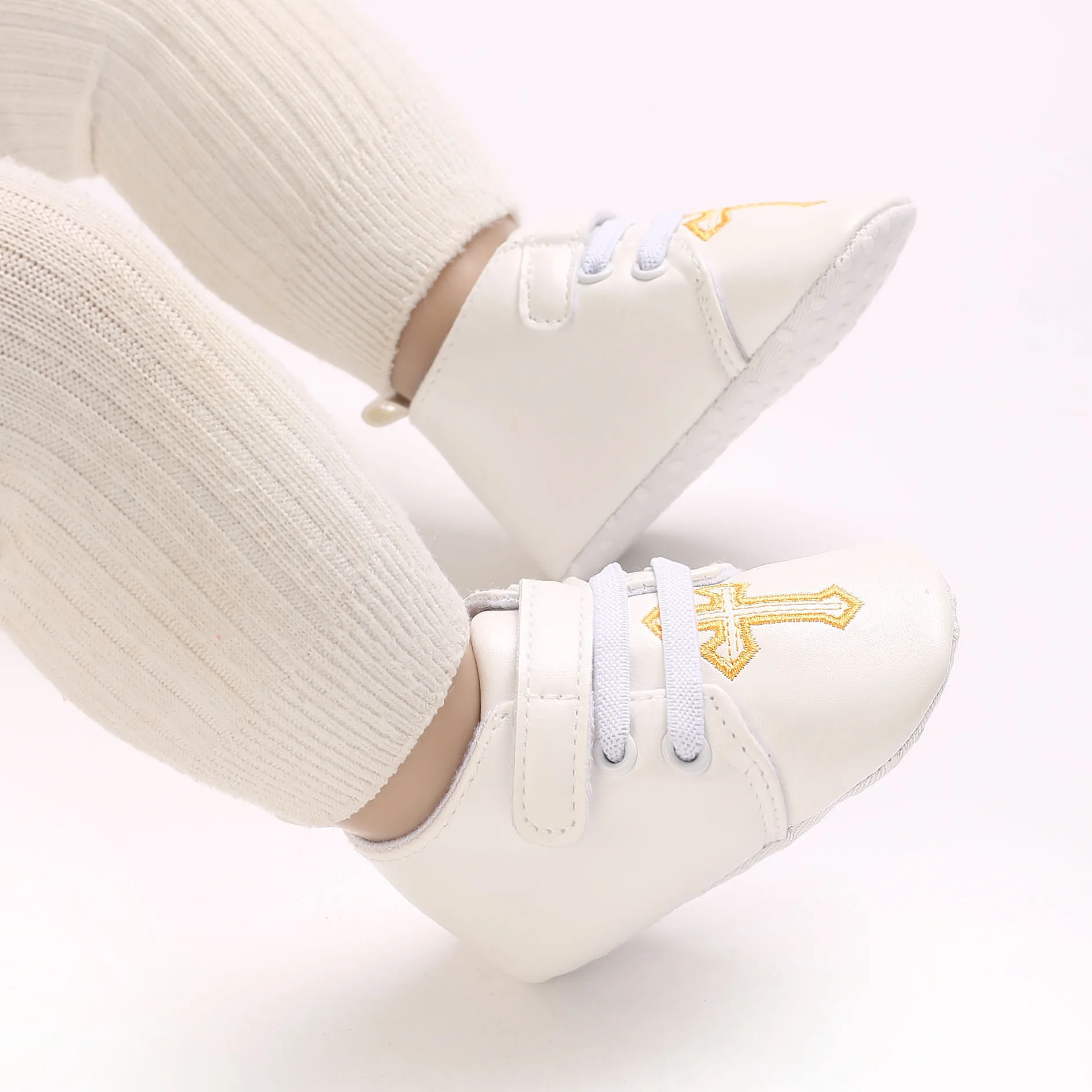 【Best SKU活动价 Guaranteed】 Soft Sole Non-Slip Walking Shoes 0-18 Months Baby's First Baptist Shoe: Newborn Boys and Girls' White Baptist Shoes.